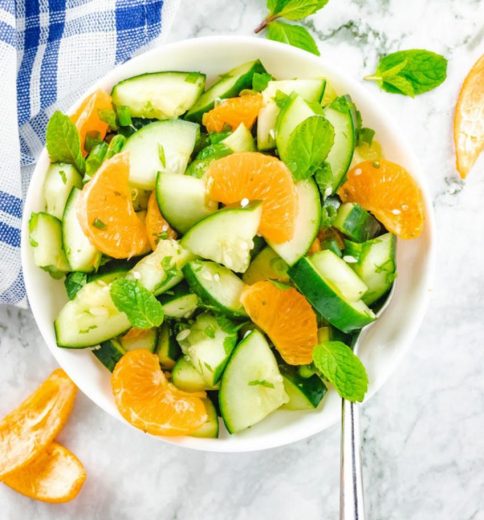 Lá bạc hà có trong salad không chỉ giúp ngăn ngừa  khó tiêu, đầy hơi, còn giúp giảm cân nhanh chóng